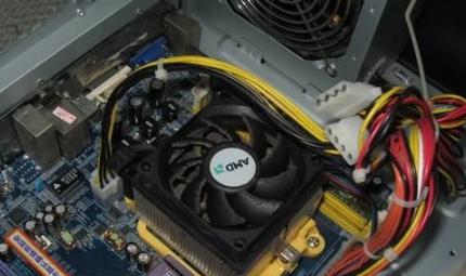 怎樣清理臺式電腦灰塵