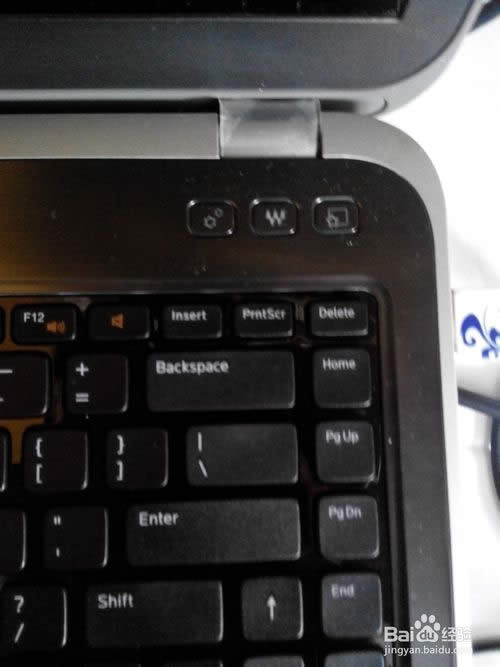 inspiron UPbϵyԔ̳